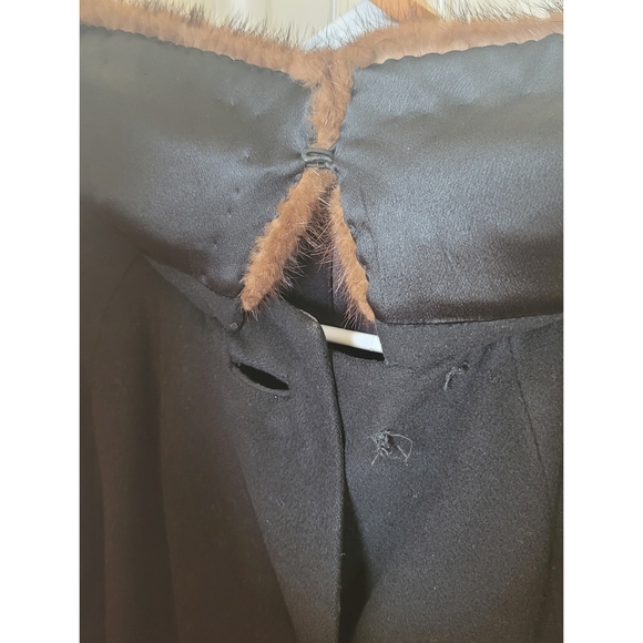 Vintage black wool coat with mink fur collar - Picture 6 of 7